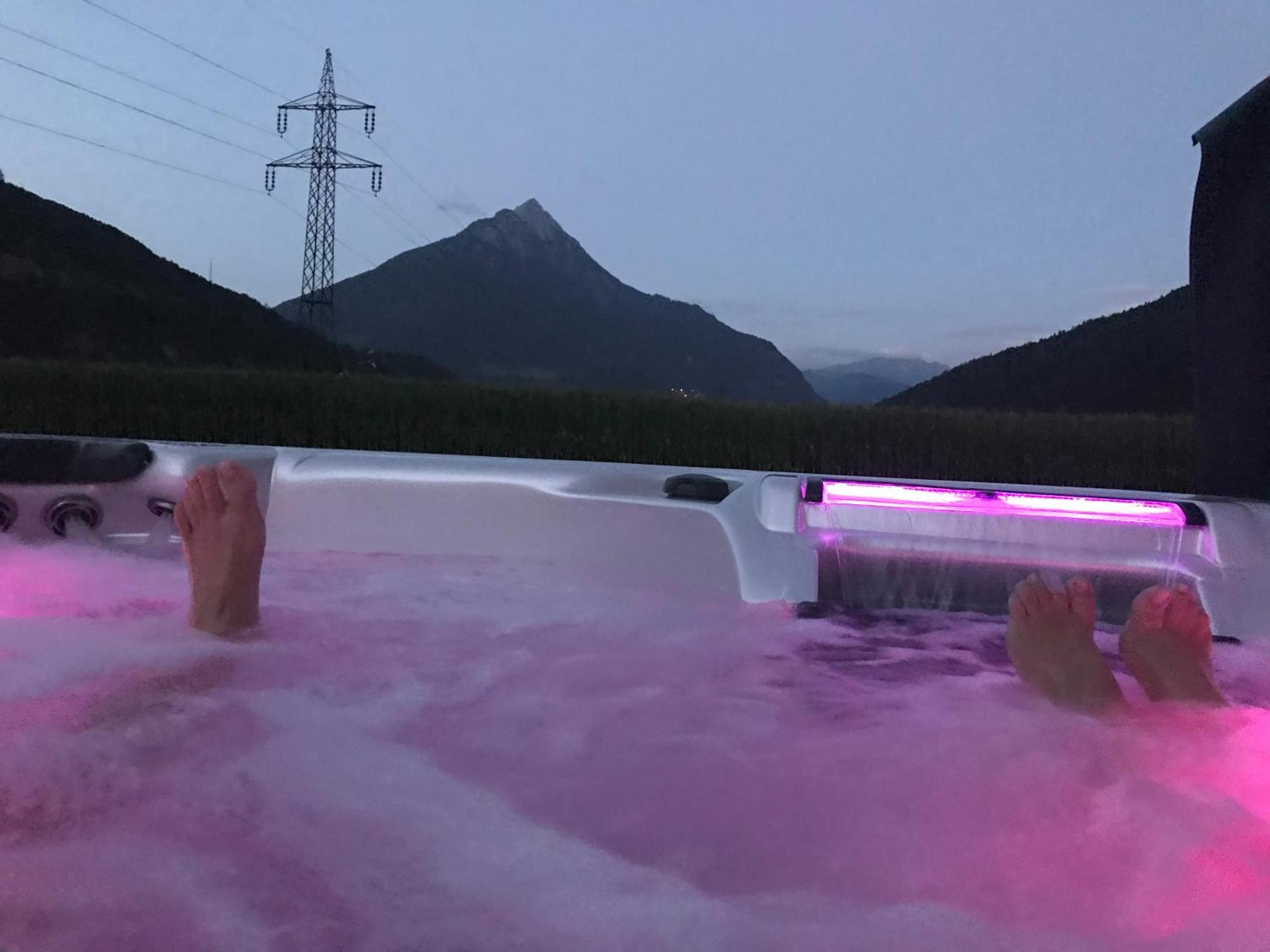 Deluxefort Fuer 10 Gaeste Mit Eigenem Whirlpool Und Fasssauna 伊姆斯特 外观 照片